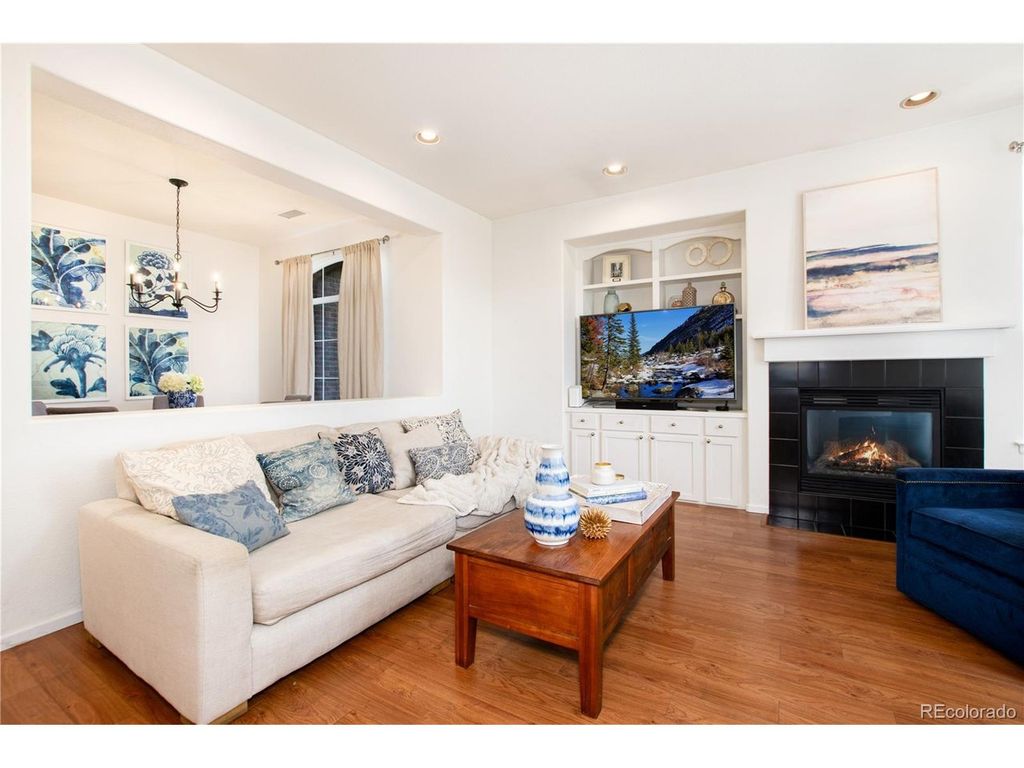 601 W Burgundy St B, Highlands Ranch, CO 80129