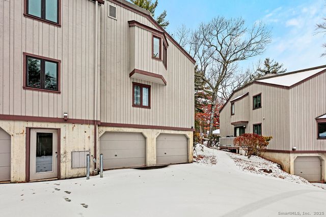 9 Talcott Ridge Road A4, Farmington, CT 06032