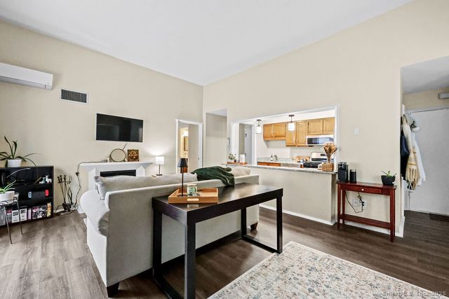 9 Talcott Ridge Road A4, Farmington, CT 06032