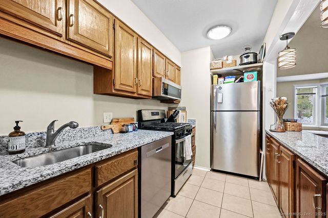 9 Talcott Ridge Road A4, Farmington, CT 06032