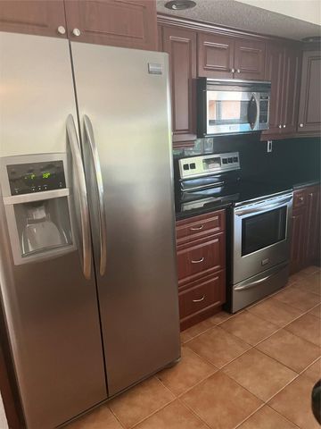 10734 NW 17TH Manor, Coral Springs, FL 33071