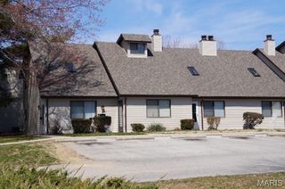 818 WHITE OAK Drive 4, O'fallon, IL 62269