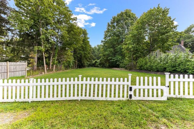 52 Lincoln Street, Easton, MA 02356