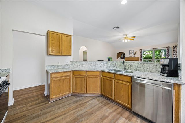 111 Finch LN, Georgetown, TX 78626