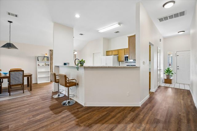 111 Finch LN, Georgetown, TX 78626