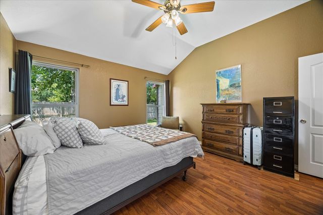 111 Finch LN, Georgetown, TX 78626