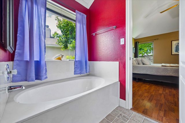 111 Finch LN, Georgetown, TX 78626