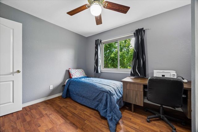 111 Finch LN, Georgetown, TX 78626