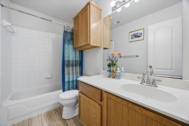 111 Finch LN, Georgetown, TX 78626