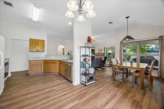 111 Finch LN, Georgetown, TX 78626