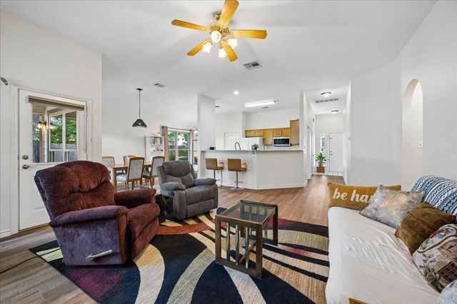 111 Finch LN, Georgetown, TX 78626