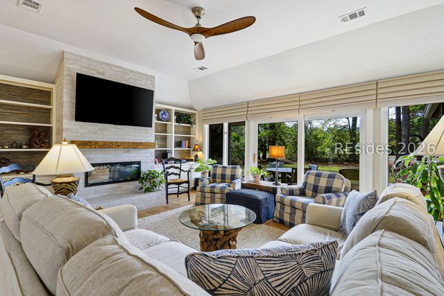 16 Sugar Pine Ln, Hilton Head Island, SC 29926