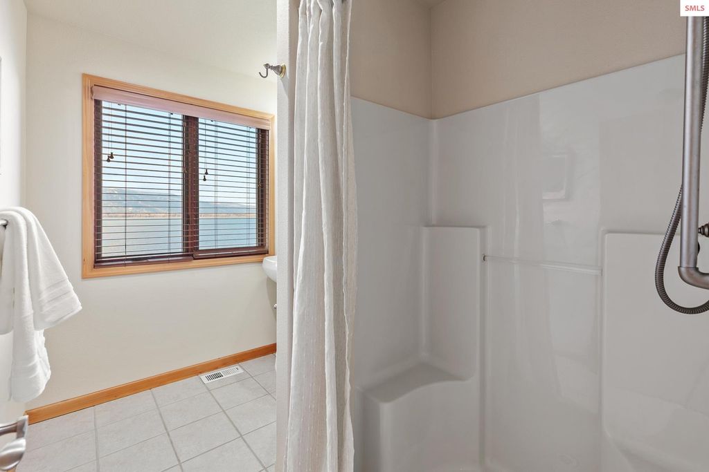 3361 Bottle Bay Rd, Sagle, ID 83860 photo 23