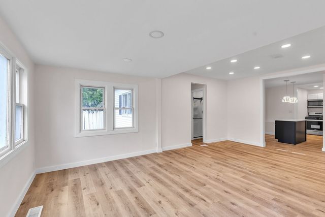 313 Grand Boulevard, Loves Park, IL 61111