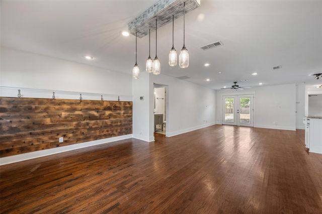 2524 Watauga Road, Fort Worth, TX 76111