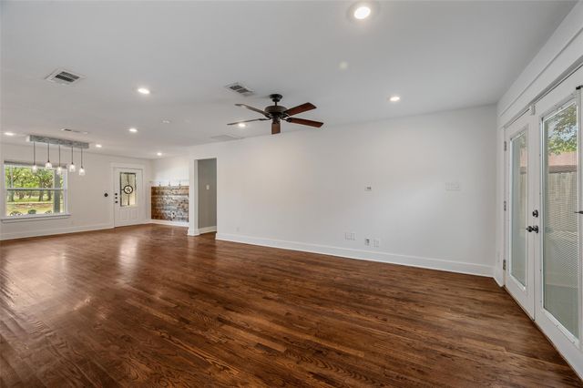 2524 Watauga Road, Fort Worth, TX 76111