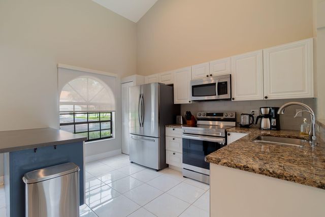 13547 Fountain View Boulevard, Wellington, FL 33414