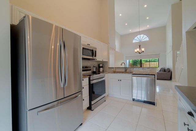 13547 Fountain View Boulevard, Wellington, FL 33414