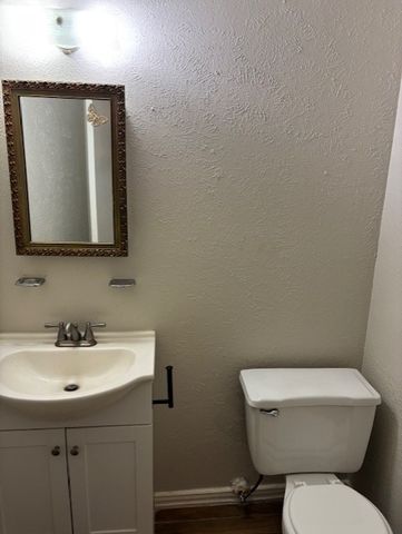 701 Victoria Drive, Euless, TX 76039