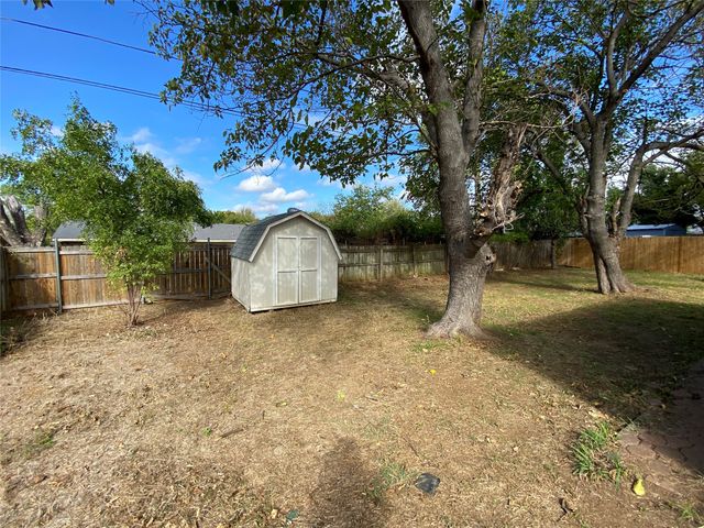 701 Victoria Drive, Euless, TX 76039