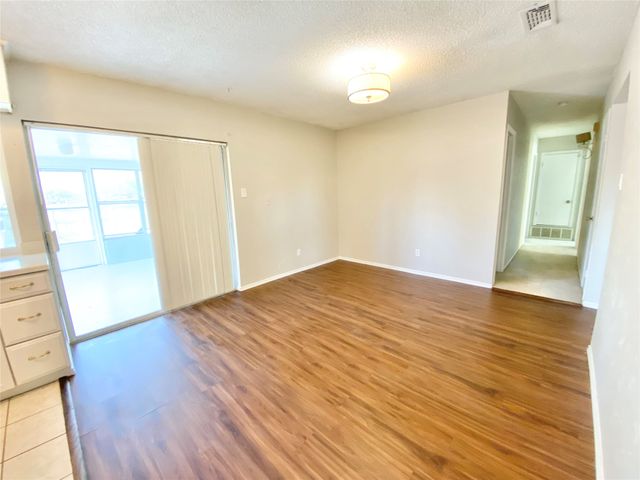 701 Victoria Drive, Euless, TX 76039