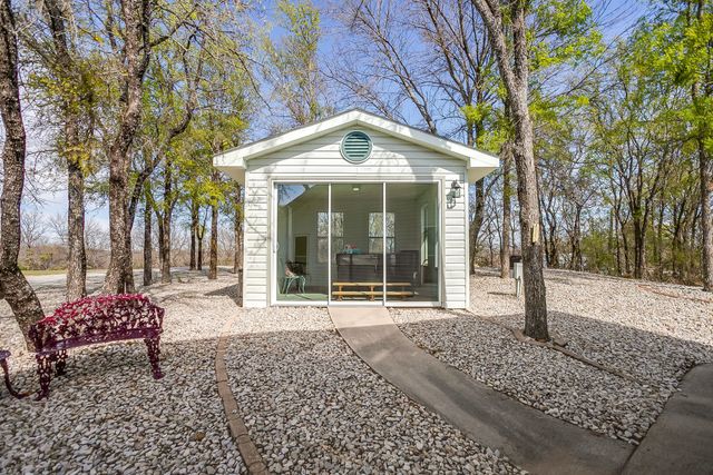 292 Pam Drive, Chico, TX 76431