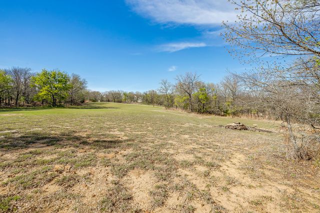 292 Pam Drive, Chico, TX 76431