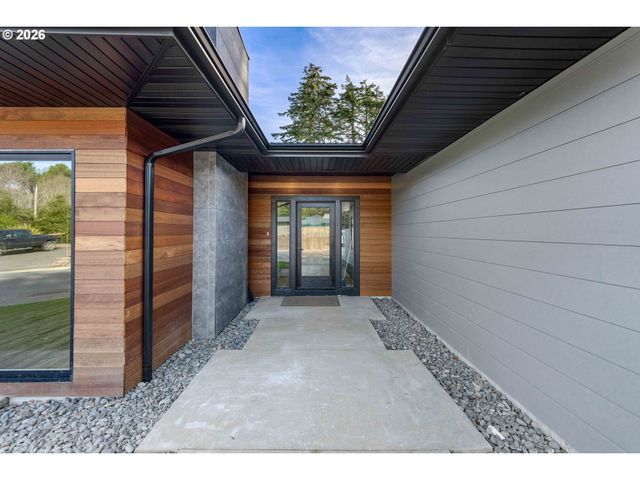 1118 Talus Way, Port Orford, OR 97465
