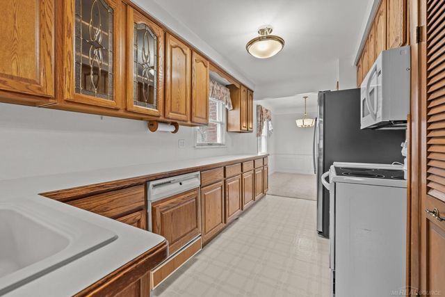 26312 Princeton Street, St Clair Shores, MI 48080