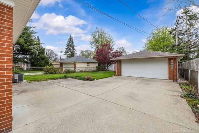 26312 Princeton Street, St Clair Shores, MI 48080