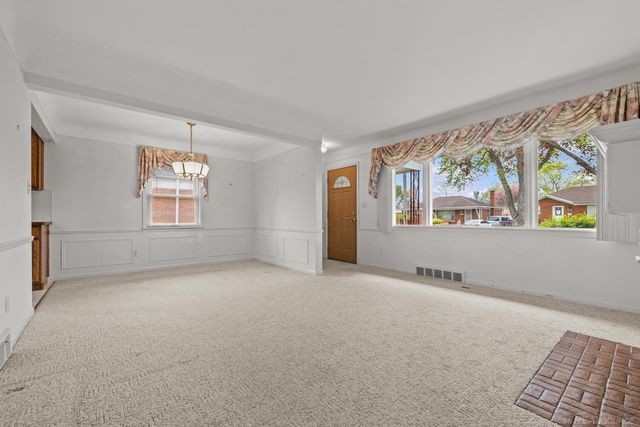 26312 Princeton Street, St Clair Shores, MI 48080