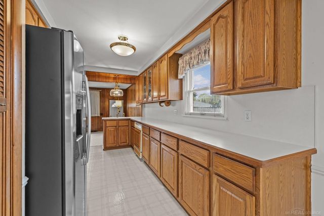 26312 Princeton Street, St Clair Shores, MI 48080