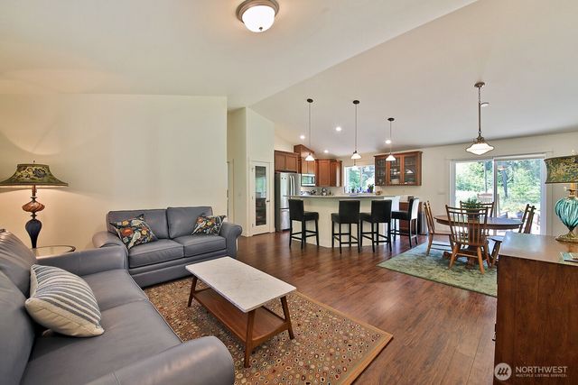 6545 Cultus Bay Road, Clinton, WA 98236