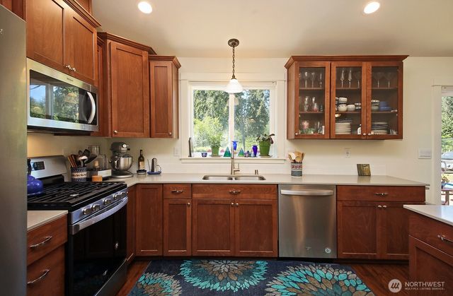 6545 Cultus Bay Road, Clinton, WA 98236