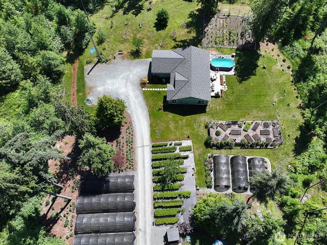 6545 Cultus Bay Road, Clinton, WA 98236