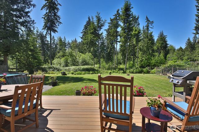 6545 Cultus Bay Road, Clinton, WA 98236