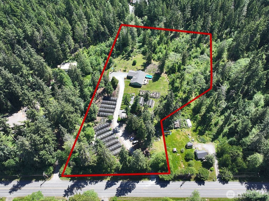 6545 Cultus Bay Road, Clinton, WA 98236