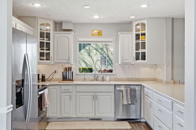 174 Lakeshore Drive S, Blue Eye, MO 65611