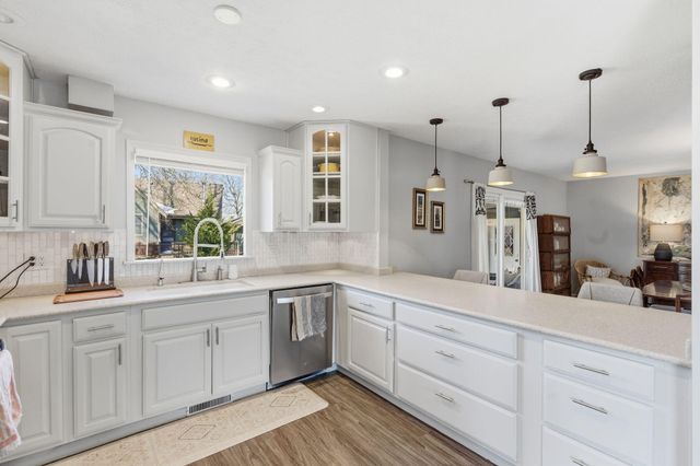 174 Lakeshore Drive S, Blue Eye, MO 65611