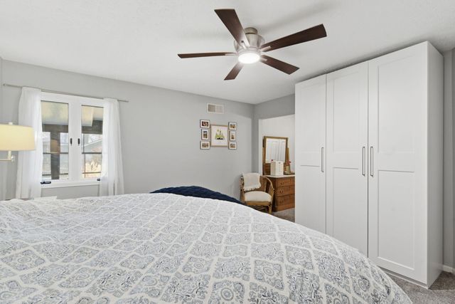 174 Lakeshore Drive S, Blue Eye, MO 65611