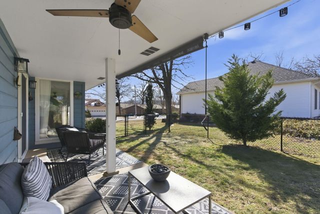 174 Lakeshore Drive S, Blue Eye, MO 65611