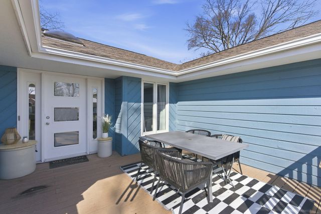 174 Lakeshore Drive S, Blue Eye, MO 65611