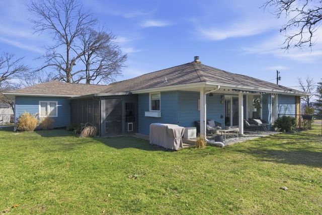 174 Lakeshore Drive S, Blue Eye, MO 65611