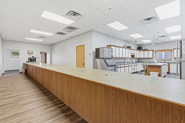 174 Lakeshore Drive S, Blue Eye, MO 65611