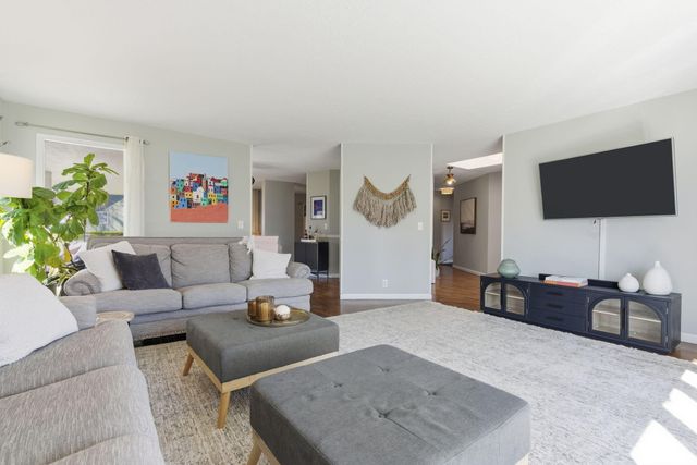 174 Lakeshore Drive S, Blue Eye, MO 65611