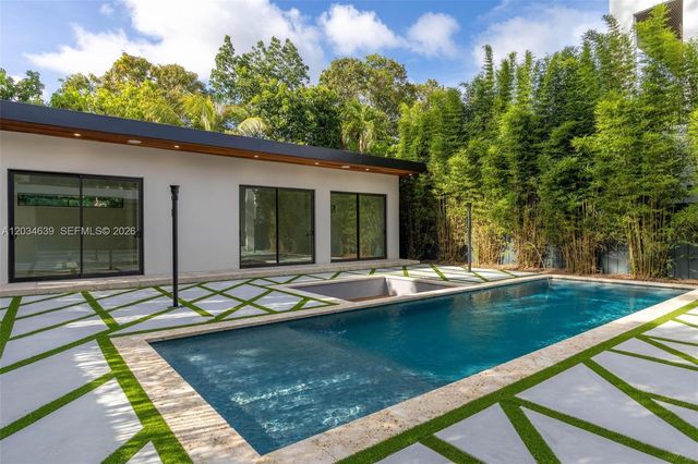 43 NW 42nd St, Miami, FL 33127