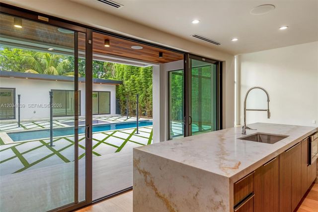 43 NW 42nd St, Miami, FL 33127