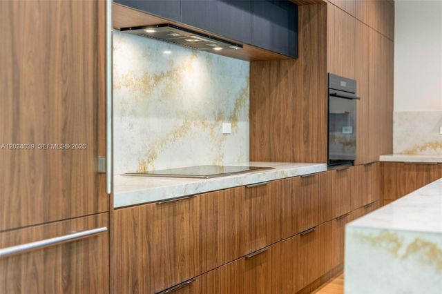 43 NW 42nd St, Miami, FL 33127