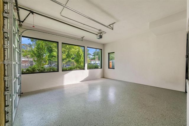 43 NW 42nd St, Miami, FL 33127