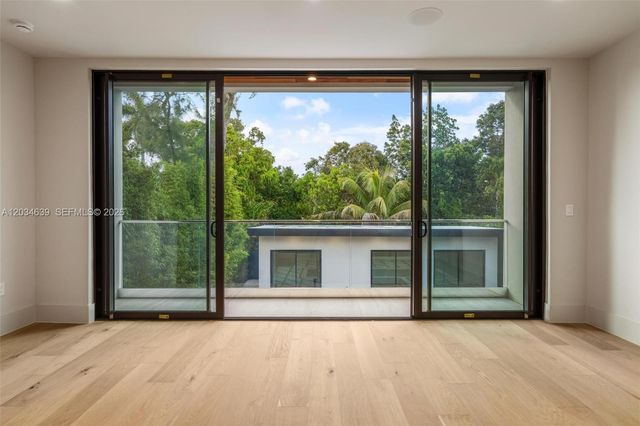 43 NW 42nd St, Miami, FL 33127